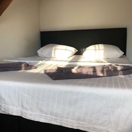 Отель A&B Casa Blanca Apartman Веттинген Экстерьер фото