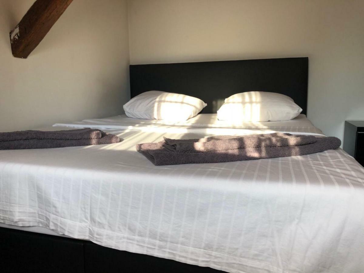 Отель A&B Casa Blanca Apartman Веттинген Экстерьер фото