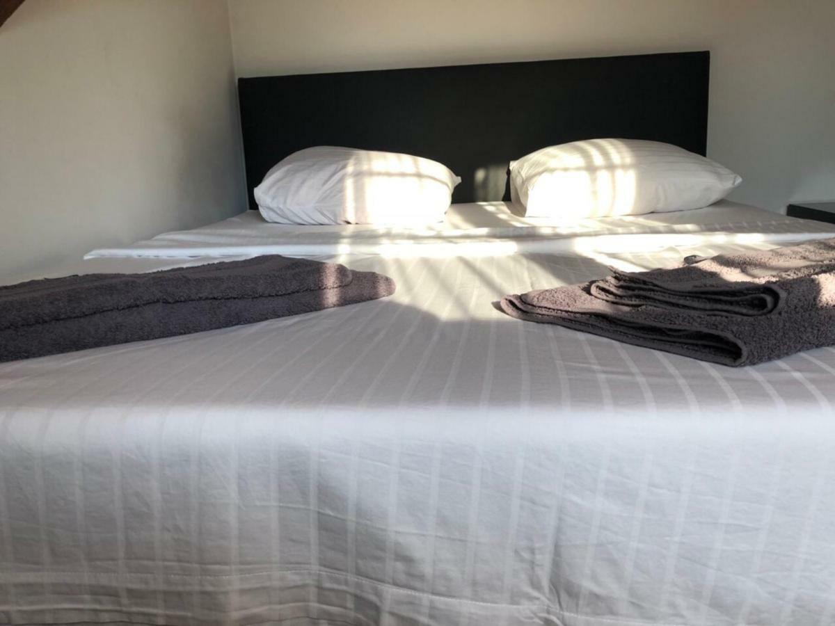 Отель A&B Casa Blanca Apartman Веттинген Экстерьер фото